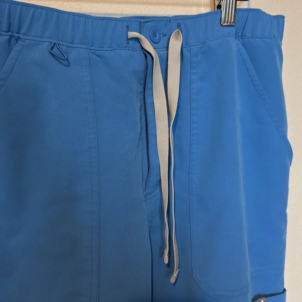 FIGS Cairo Cargo Scrub Pants Men’s Small Short Blue EUC Nurse Healthcare